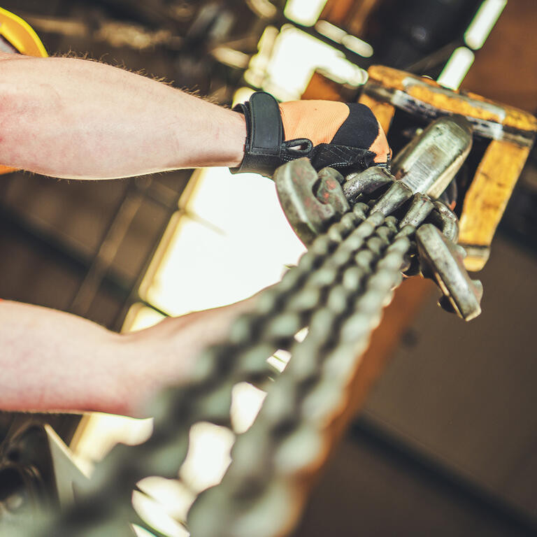 Heavy Duty Lift Operator